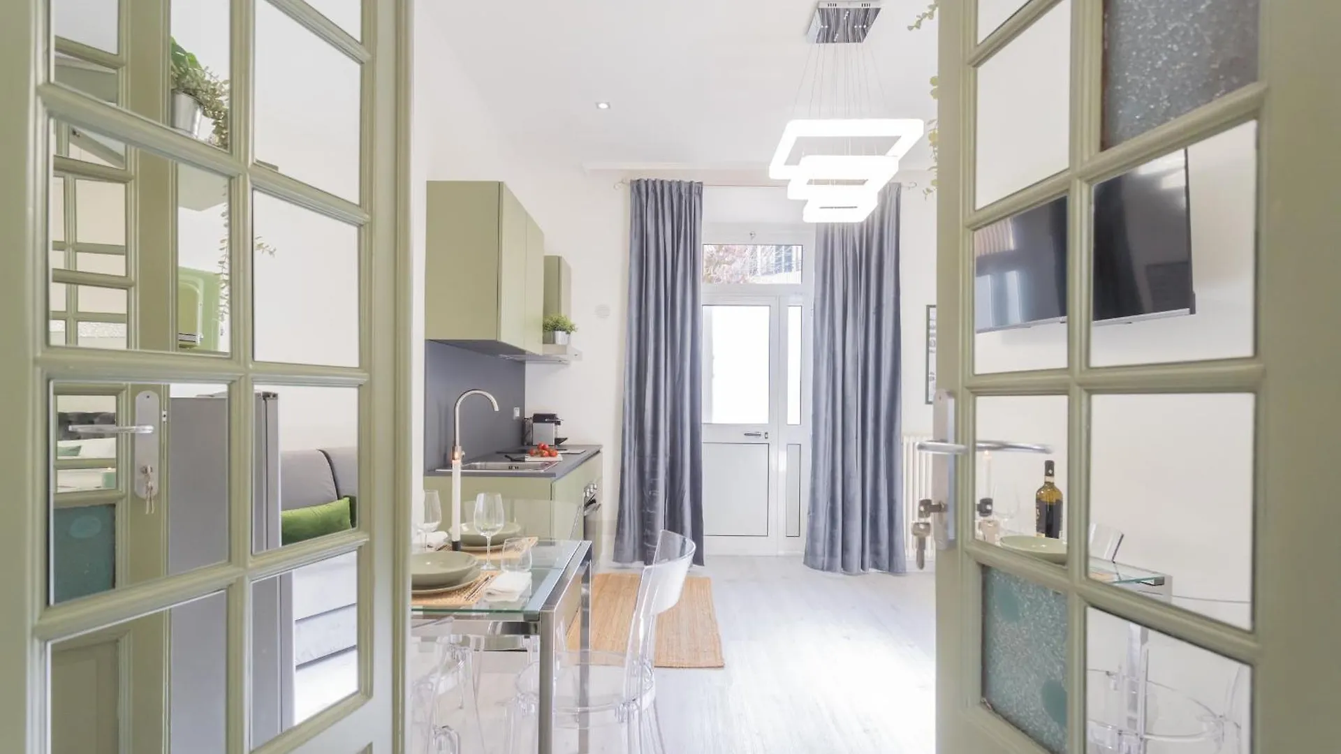 Cernobbio Dream Suites By Rent All Como 0*,  إيطاليا